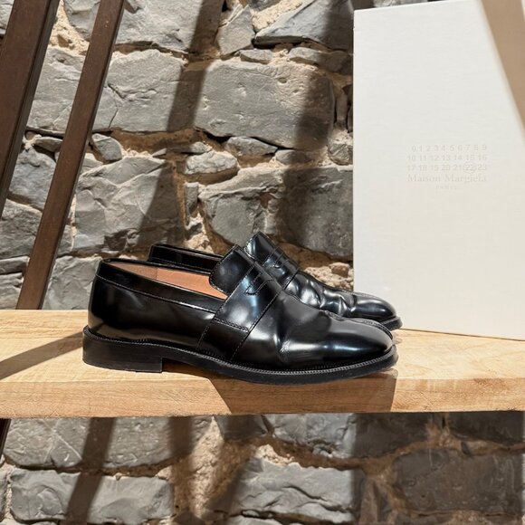 Maison Margiela Black Patent Tabi Penny Loafers - Picture 1 of 12